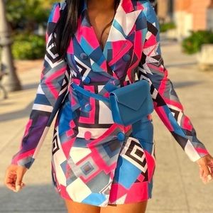 Boutique Blazer dress. Size small. Never worn. Comes with waist purse